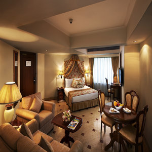 Hotel Royal Plaza (regal Suite)