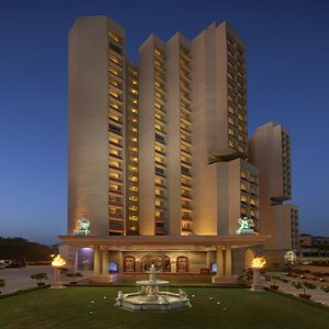 Hotel Royal Plaza (regal Suite)