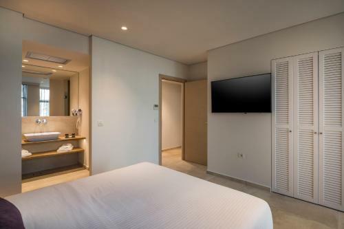 Trianon Luxury Apartments & Suites