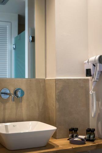 Trianon Luxury Apartments & Suites