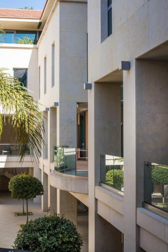 Trianon Luxury Apartments & Suites