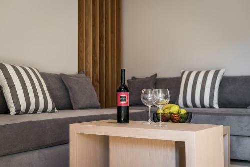 Trianon Luxury Apartments & Suites