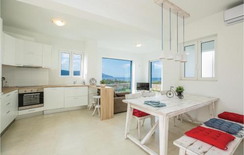 Three-bedroom Holiday Home In Chania
