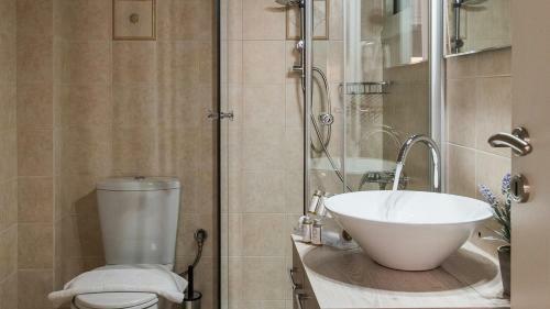 Minaret Suites And Apartments