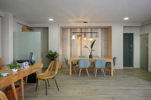 Minaret Suites And Apartments
