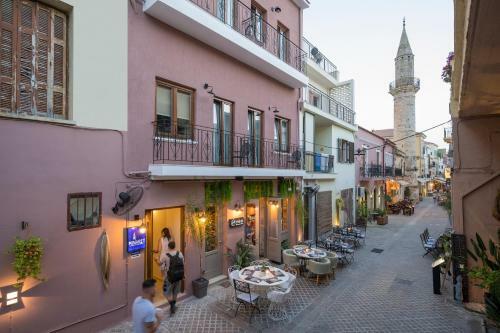 Minaret Suites And Apartments