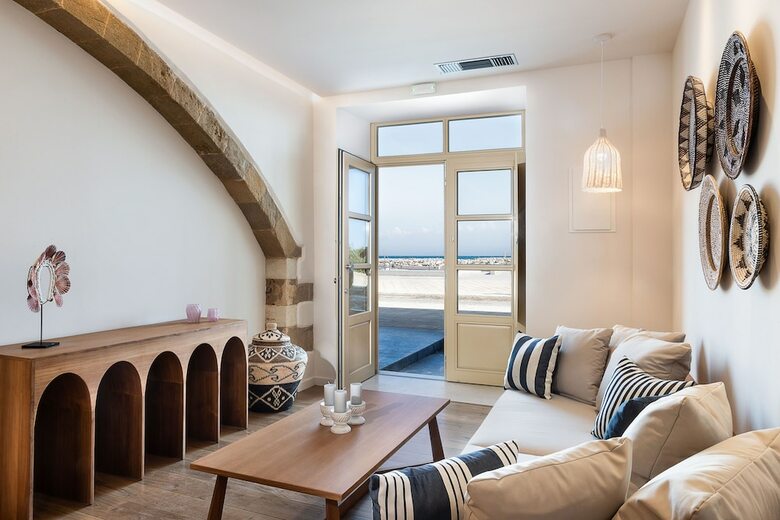 Avra Apartments Kolymbari Harbour