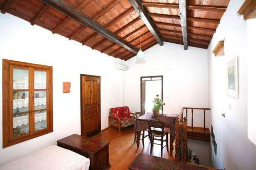 Traditional Cretan Stone House 4