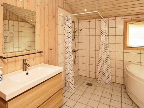 Holiday Home V�ggerl�se XIII