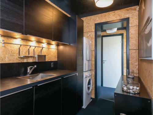 Five-bedroom Holiday Home In Hadsund