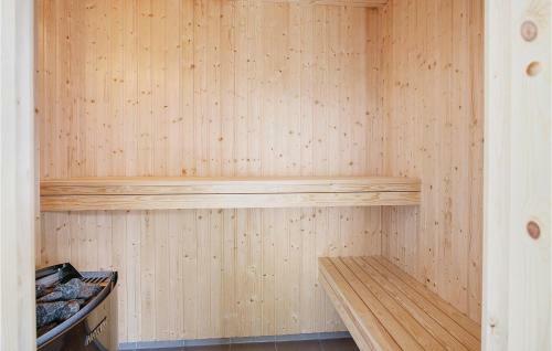 Eight-bedroom Holiday Home In Vejby
