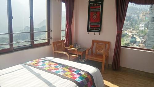 Black H'mong View Hotel