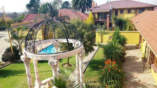 Hostal Acre Of Africa Guesthouse