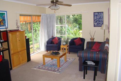 Hostal Plovers Guest House