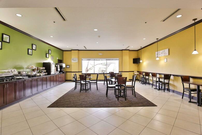Hotel Sleep Inn & Suites University