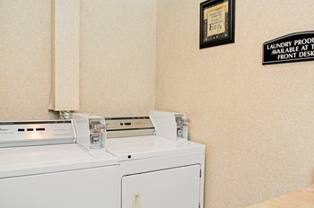 Hotel Comfort Inn & Suites North