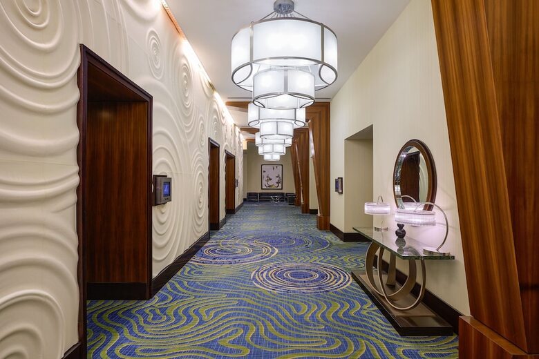 Renaissance Arlington Capital View Hotel April2011
