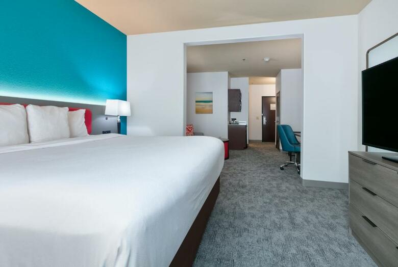 Hotel Comfort Suites Arlington