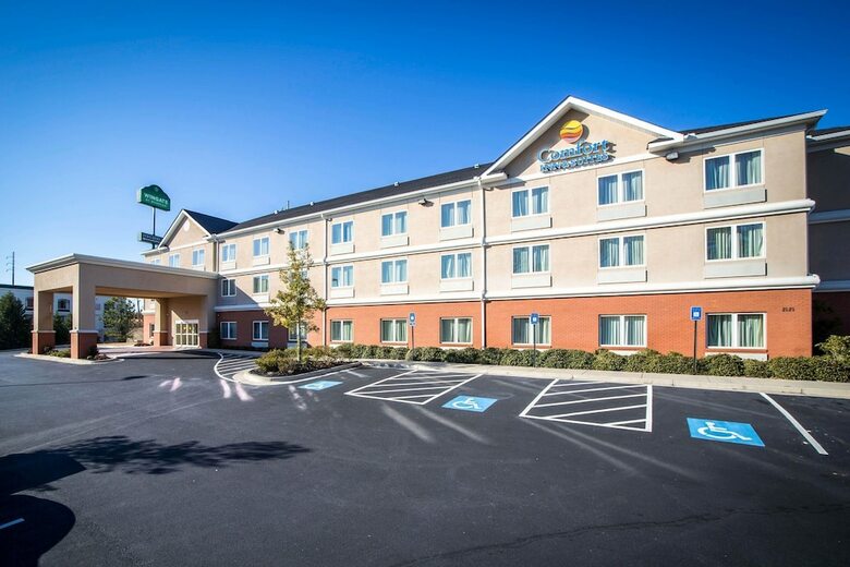 Hotel Comfort Inn & Suites