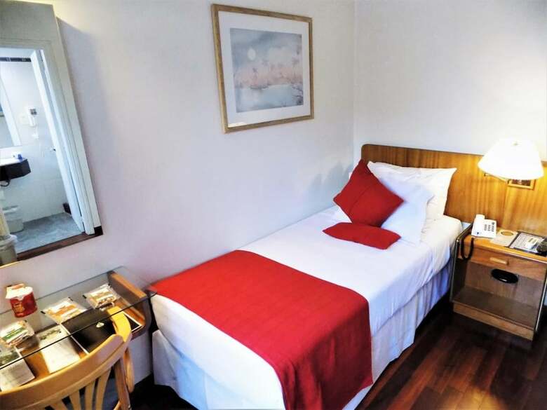 Hotel Balmoral Plaza