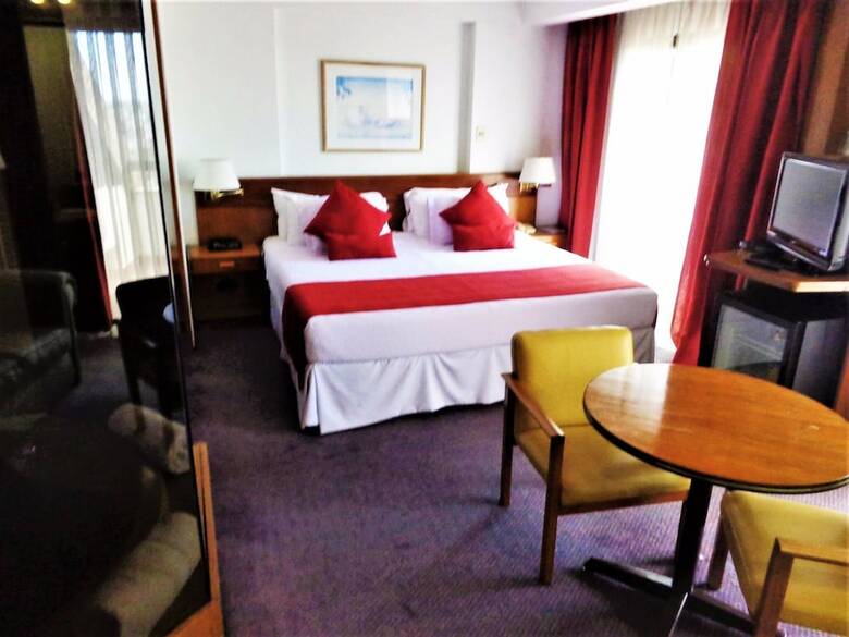 Hotel Balmoral Plaza