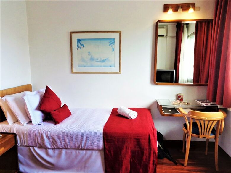 Hotel Balmoral Plaza