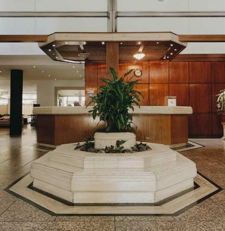 Hotel Balmoral Plaza