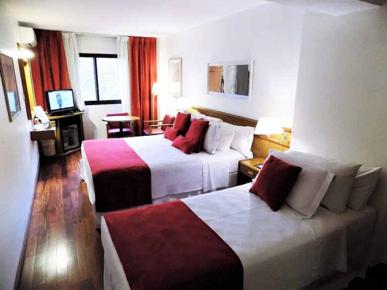 Hotel Balmoral Plaza