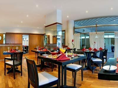 Hotel Balmoral Plaza