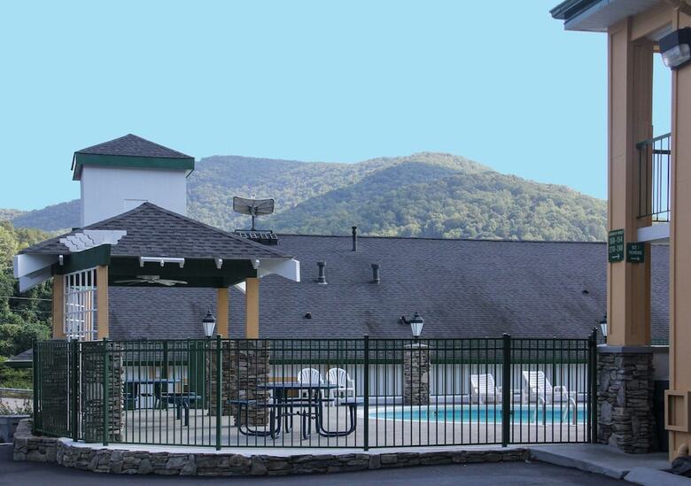 Hotel Quality Inn & Suites Biltmore East