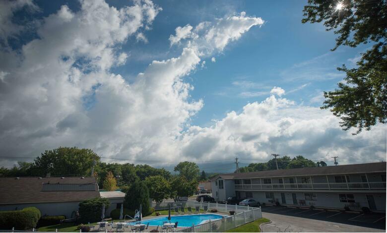 Hotel Best Western Plus New Englander Motor Inn