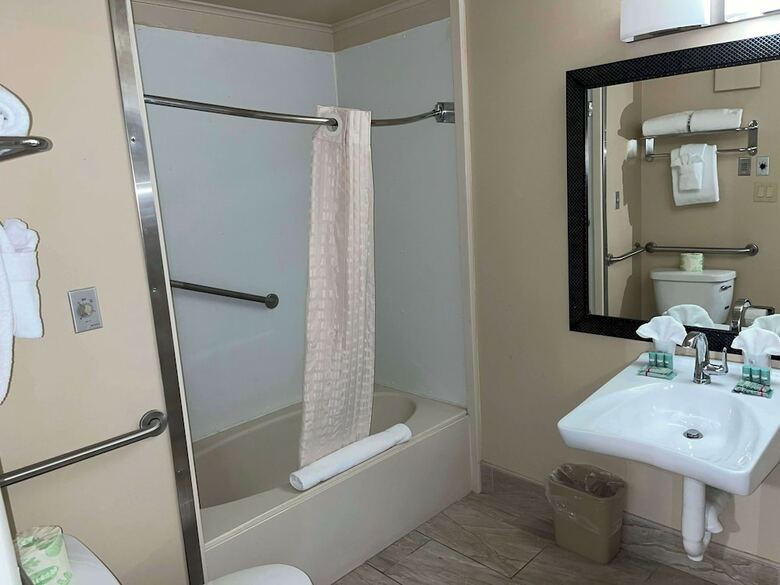 Hotel Best Western Plus New Englander Motor Inn