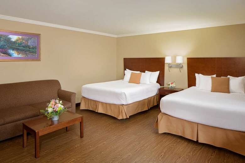 Hotel Best Western Plus New Englander Motor Inn