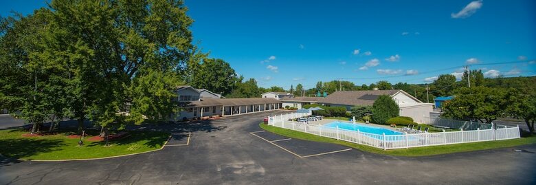 Hotel Best Western Plus New Englander Motor Inn