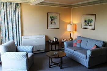 Hotel Al Bustan