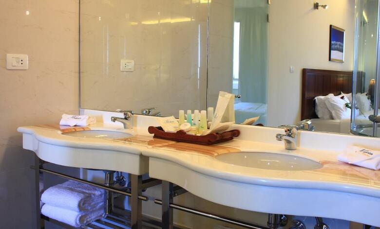 Hotel Midtown Y Suites