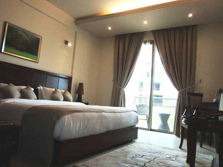 Hotel Midtown Y Suites