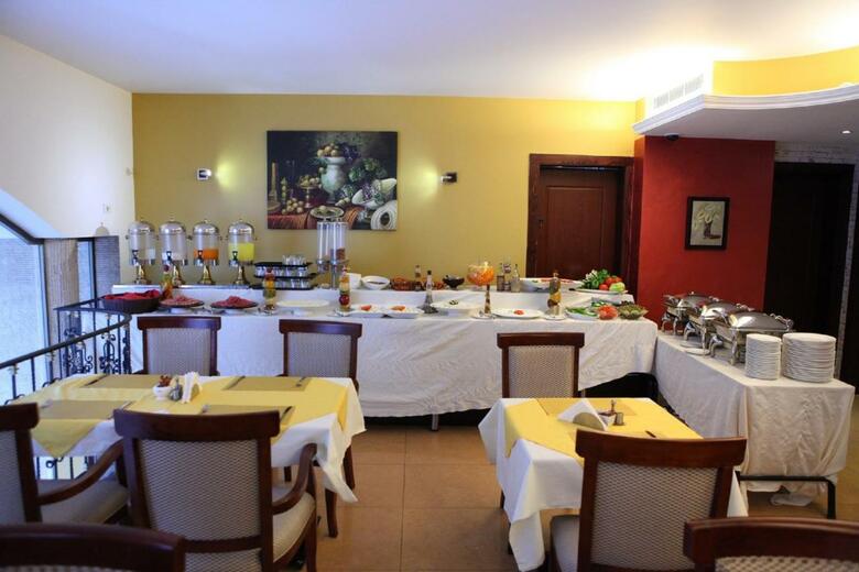 Hotel Midtown Y Suites