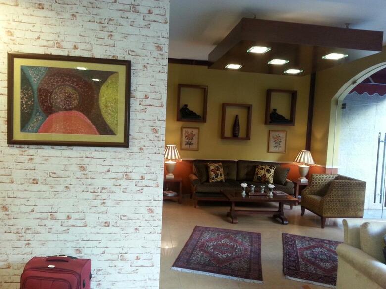 Hotel Midtown Y Suites