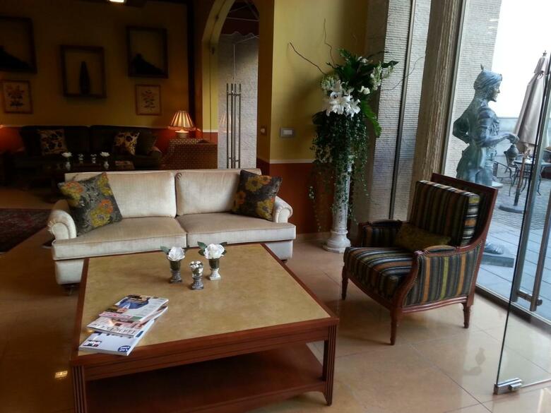 Hotel Midtown Y Suites