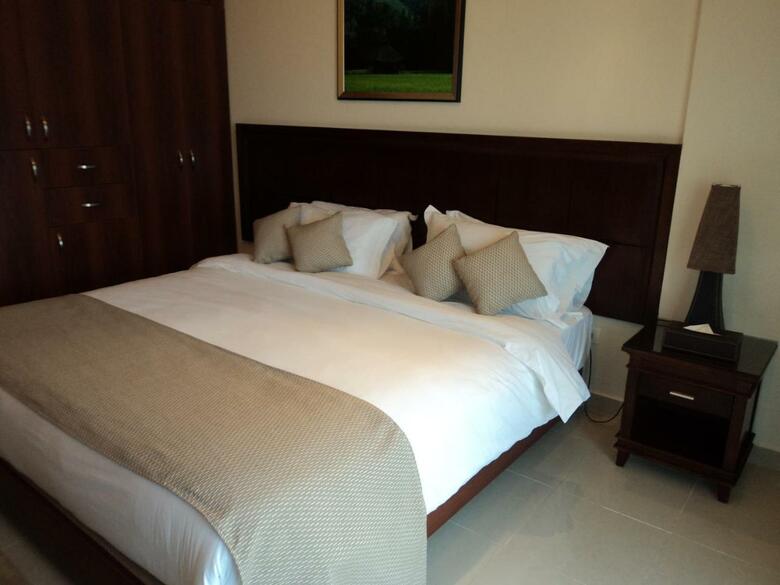 Hotel Midtown Y Suites