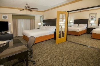 Holiday Inn Express Hotel & Suites Bakersfield Central