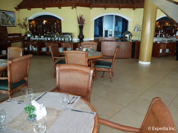 Hotel Monaco Suites De Boracay