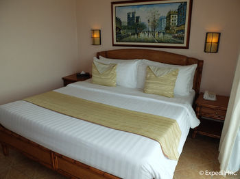 Hotel Monaco Suites De Boracay