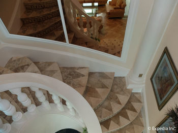 Hotel Monaco Suites De Boracay