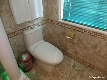 Hotel Monaco Suites De Boracay