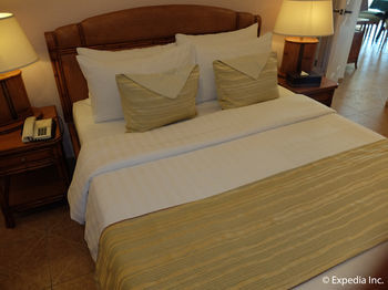 Hotel Monaco Suites De Boracay