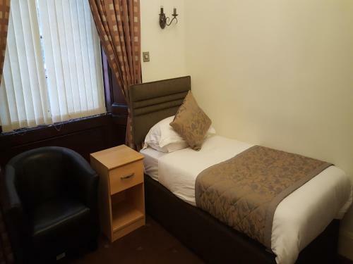 Pension Mclays Guest House