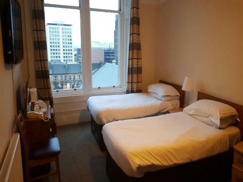 Pension Mclays Guest House
