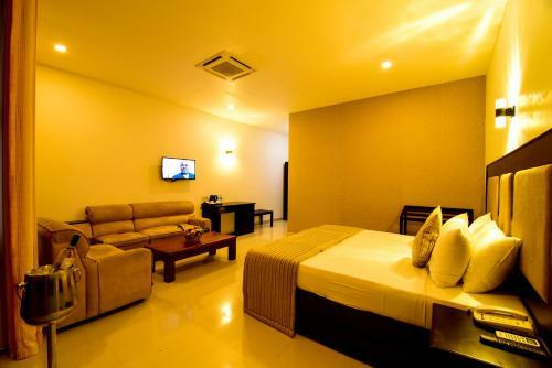 Full Moon Garden Hotel